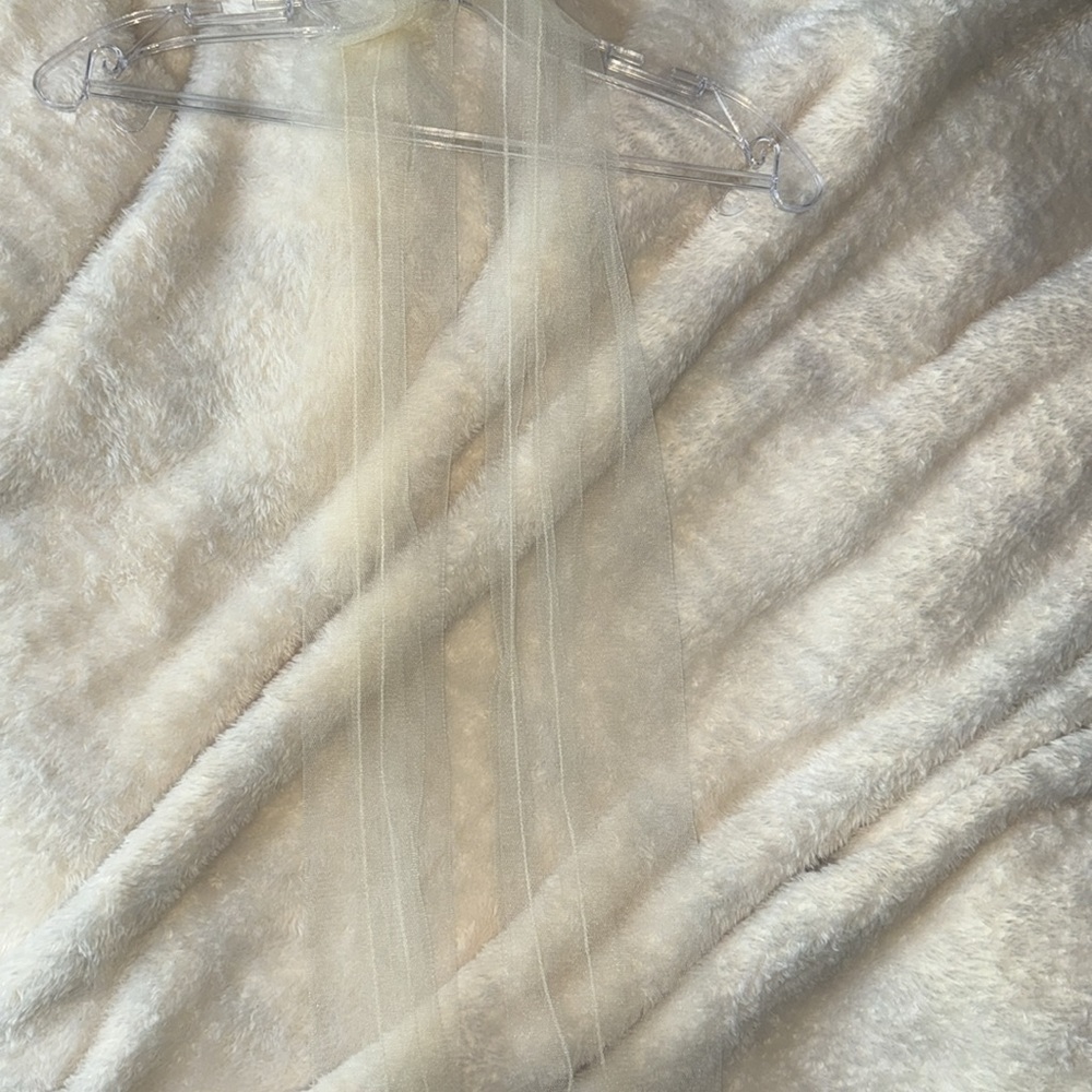EUC Womens Cocktail Dress in Ivory - Picture 10 of 10